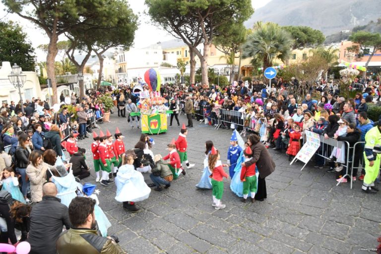 CARNEVALE DI LACCO AMENO GUARDA LA PHOTOGALLERY DI FRANCO TRANI