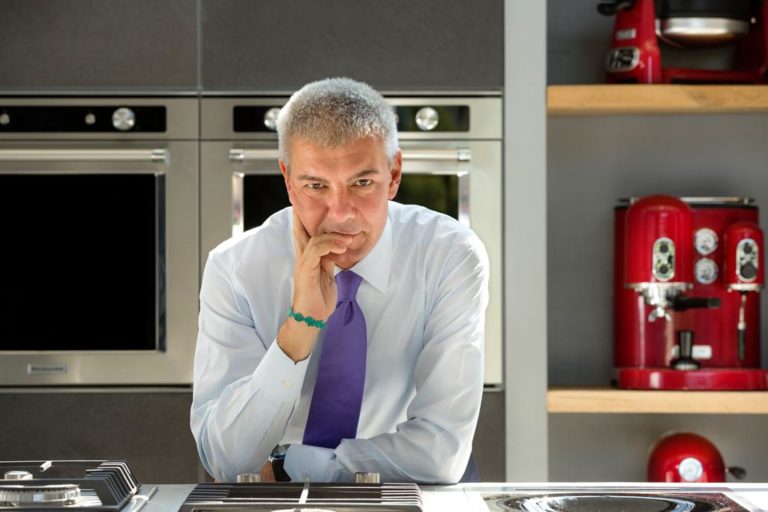 AD ALESSANDRO MAGNONI IL PREMIO ISCHIA COMUNICATORE DELL’ANNO