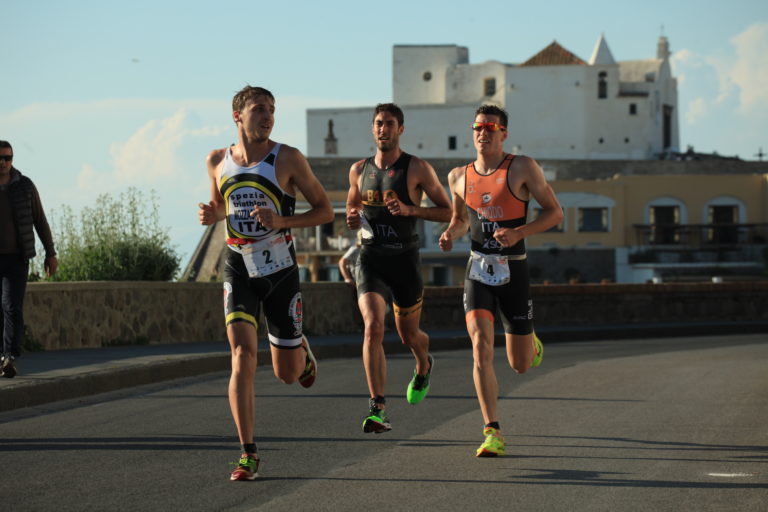IL 12 MAGGIO, A FORIO, TORNA ISCHIA SUNSET TRIATHLON: E’ LA NONA EDIZIONE!