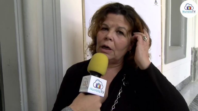 PRESENTATA LA FESTA DI S.ANNA ALL’ ACCADEMIA DELLE BELLE ARTI DI NAPOLI PROFESSORESSA D’AGUANNO