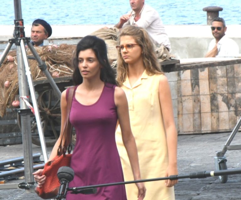 CIAK! SI GIRA… FOTO DAL SET DELL’AMICA GENIALE