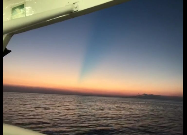 ISCHIA, SORPRESA SULL’ALISCAFO: ECCO IL LEGGENDARIO “RAGGIO VERDE”