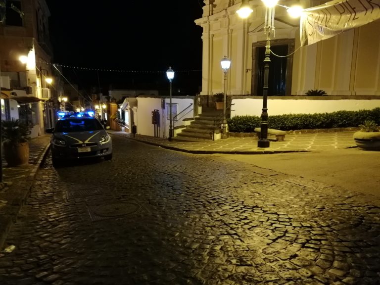 LITE FEROCE A ISCHIA: INTERVIENE LA POLIZIA