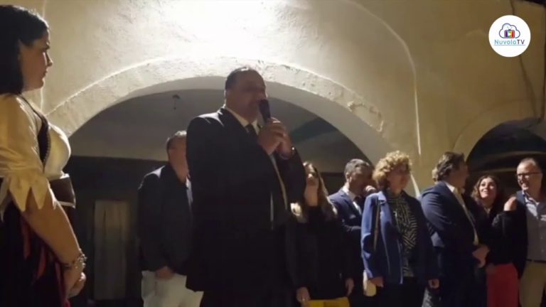 IL PAESE  IN FESTA PER CASTAGNA: “QUESTA LA CASAMICCIOLA CHE VOGLIAMO”