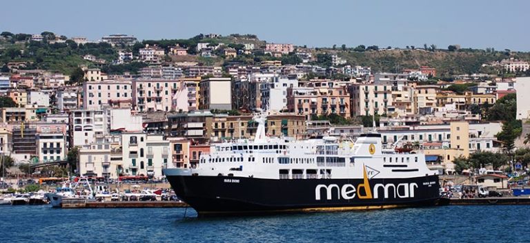 AMBULANZE A BORDO, LA MARIA BUONO DELLA MEDMAR GARANTIRA’ I TRASPORTI