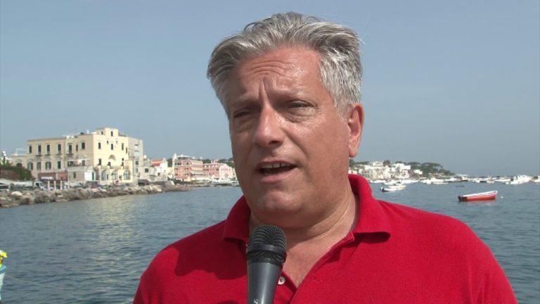 MICCIO, AREA MARINA PROTETTA: “LAVORIAMO PER AVERE UN MARE SENZA BARRIERE”