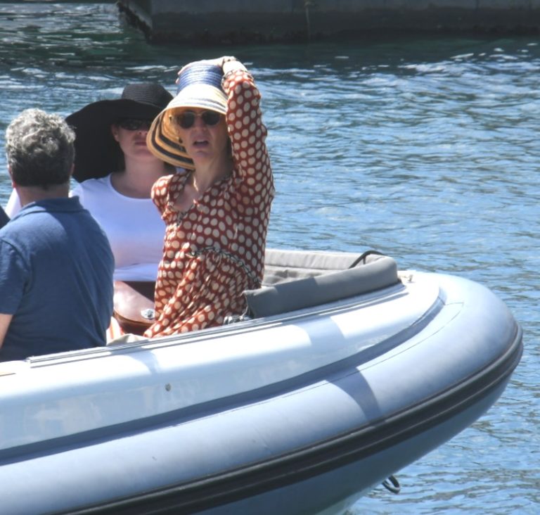 J.K.ROWLING IN VACANZA AD ISCHIA! PASSEGGIATA A LACCO AMENO E ORA BAGNO A S.PANCRAZIO