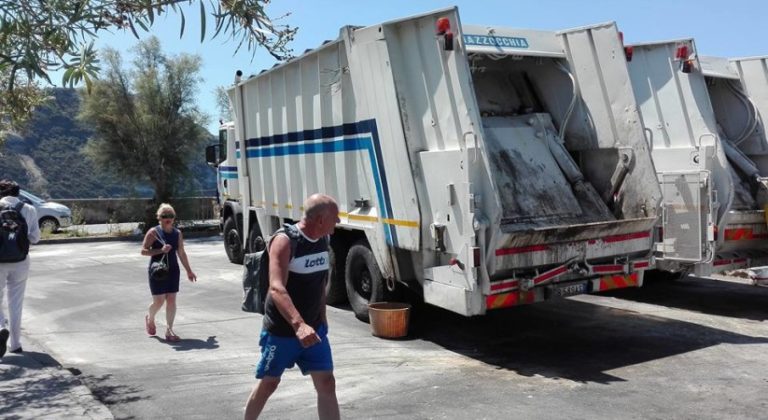 FORIO, EMERGENZA RIFIUTI: STOP AL CONFERIMENTO DELL’UMIDO