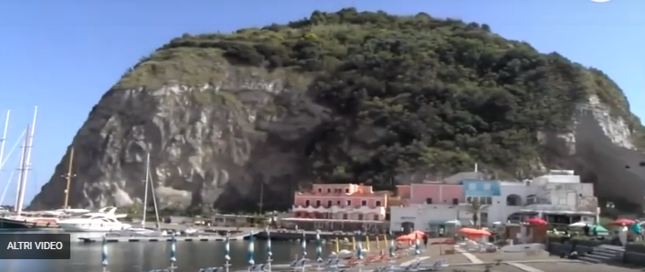 DIVIETO DI BALNEAZIONE SANT’ANGELO, RIPARATO IL GUASTO: LE NUOVE ANALISI DELL’ARPAC HANNO ESITO POSITIVO