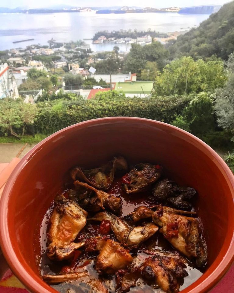 “ANDAR PER CANTINE”, ECCO IL CONIGLIO DAY: ISCHIA CELEBRA IL PIATTO DELLA TRADIZIONE