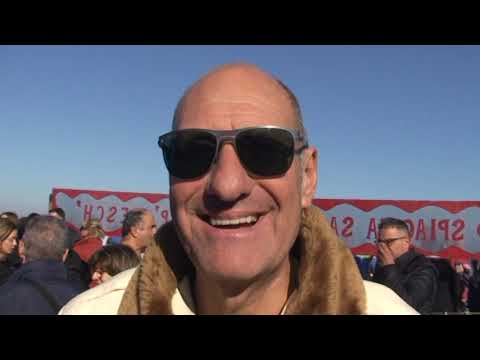 “LA CARICA DEI CENTO”, STRAORDINARIO TUFFO DI CAPODANNO SULLA SPIAGGIA DI SAN PIETRO A ISCHIA