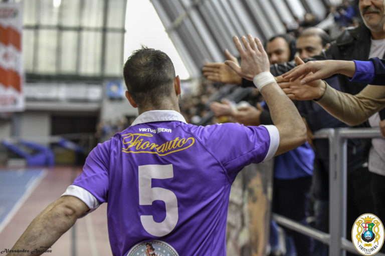 CALCIO A 5: VIRTUS LIBERA FORIO, 6 BELLISSIMA!