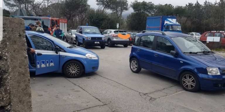 ISCHIA, IN VIA MICHELE MAZZELLA SOSPESO L’ABBATTIMENTO DI UN IMMOBILE PREVISTO PER STAMATTINA