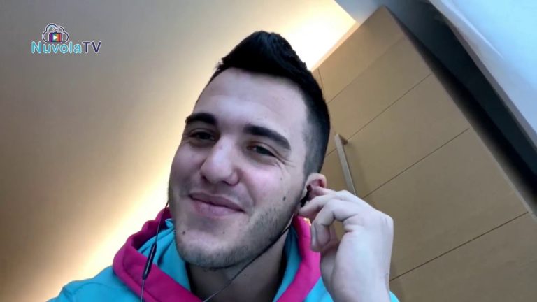 NIKKO IELASI, IL MUSICISTA ISCHITANO SORDO A UN ORECCHIO CHE INCANTA GLI STATI UNITI: “NELLA VITA BISOGNA LOTTARE FINO ALLA FINE”