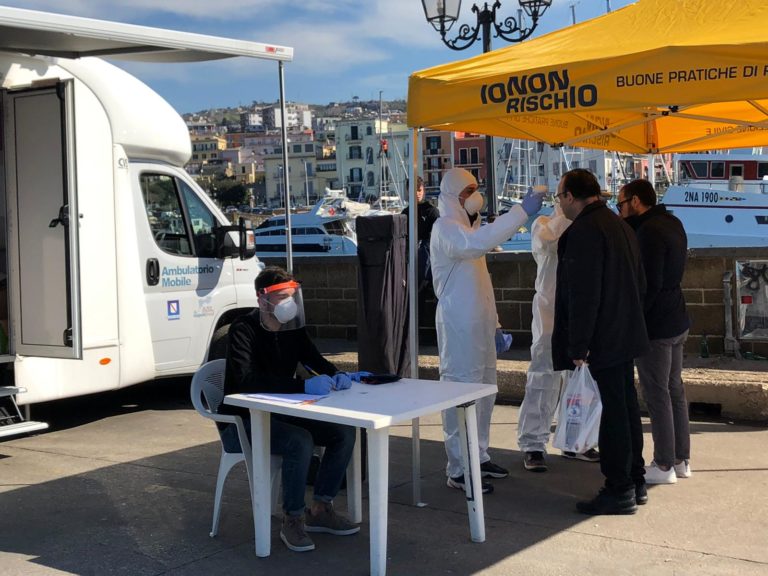 PORTO DI POZZUOLI – AVVIATI STAMATTINA I CONTROLLI PER CHI SI IMBARCA