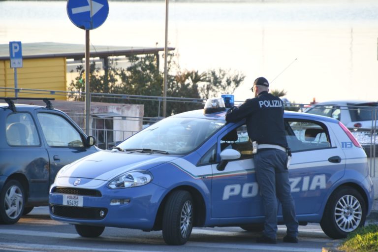 CONTROLLI DELLA POLIZIA NEL WEEKEND: DUE DENUNCE E UN ARRESTO PER SPACCIO