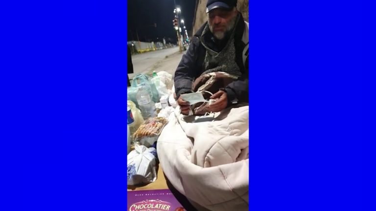 “A SCAMPIA UN ISCHITANO DORME PER STRADA DA GIORNI”, A DENUNCIARLO SONO I COLLEGHI DI PARADISE TV