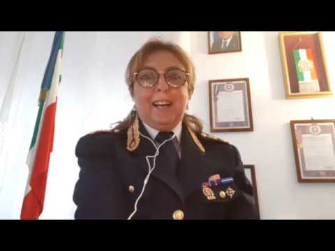 NON SOLO CONTROLLI E SANZIONI, LA POLIZIA DI ISCHIA CONSEGNA TABLET E PC AI RAGAZZI ISCHITANI