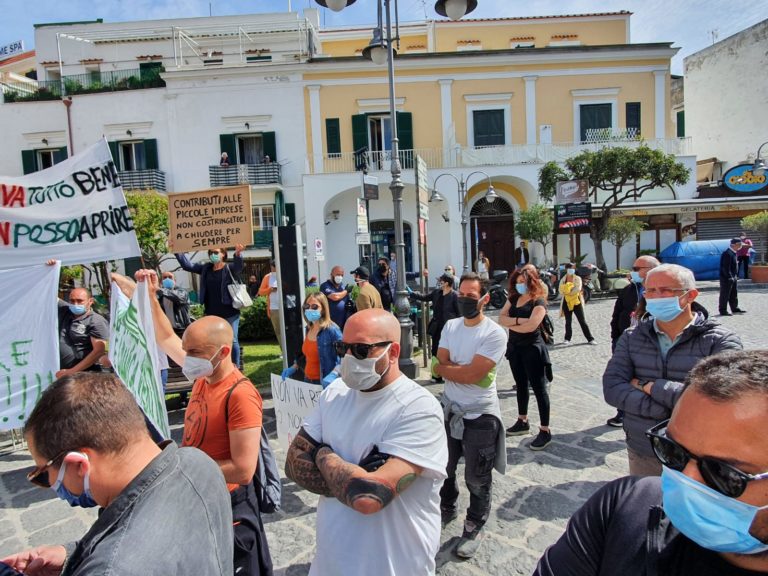 “NON VA BENE, IO NON POSSO APRIRE”: NON SI FERMA LA PROTESTA DEI RISTORATORI