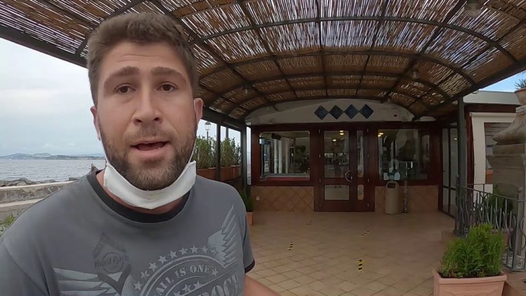 DA OGGI RIAPRE IL BAR  E IL RISTORANTE COCO’ A ISCHIA PONTE!