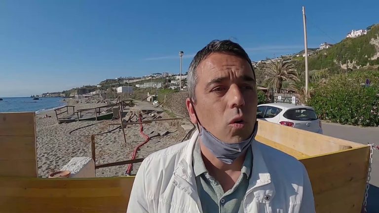 FORIO – STANI VERDE: “LA SPIAGGIA DI CITARA DISTRUTTA, L’AMMINISTRAZIONE E’ IN RITARDO SU TUTTO”