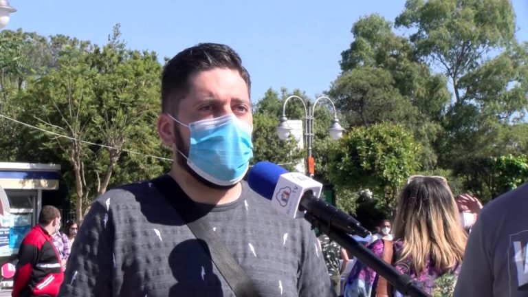 GLI STAGIONALI RIEMPIONO PIAZZA DEGLI EROI: “PRIMA DEI SUSSIDI VOGLIAMO LAVORO E GARANZIE SUL NOSTRO FUTURO”