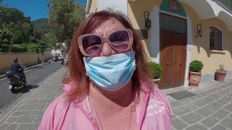 UNA NUOVA PROTESTA DELLE IMPRESE ISOLANE: I NOLEGGI CONSEGNANO LE CHIAVI DEI PROPRI LOCALI