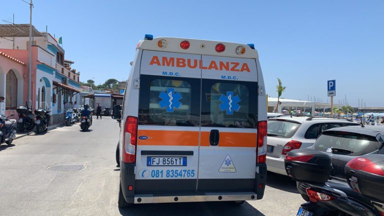 ULTIM’ORA – TRAGEDIA ALLA CHIAIA: ANZIANO MUORE IN MARE