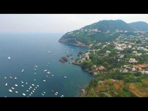 SPIAGGE LIBERE DI ISCHIA SPORCHE, I BAGNANTI: “VOGLIAMO ARENILI PULITI”