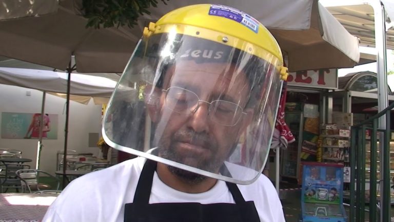 TRA ARRIVI E PARTENZE BUON RISCONTRO PER BAR E CHALET SULLA RIVA SINISTRA DEL PORTO DI ISCHIA