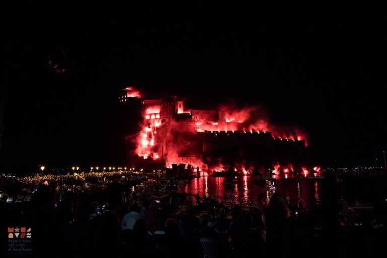 LA STORIA DELLA PARTECIPAZIONE DELL’ISOLA DI PROCIDA ALLA FESTA DI SANT’ANNA: STASERA ALLE ORE 20.30, SPECIALE SU NUVOLA TV
