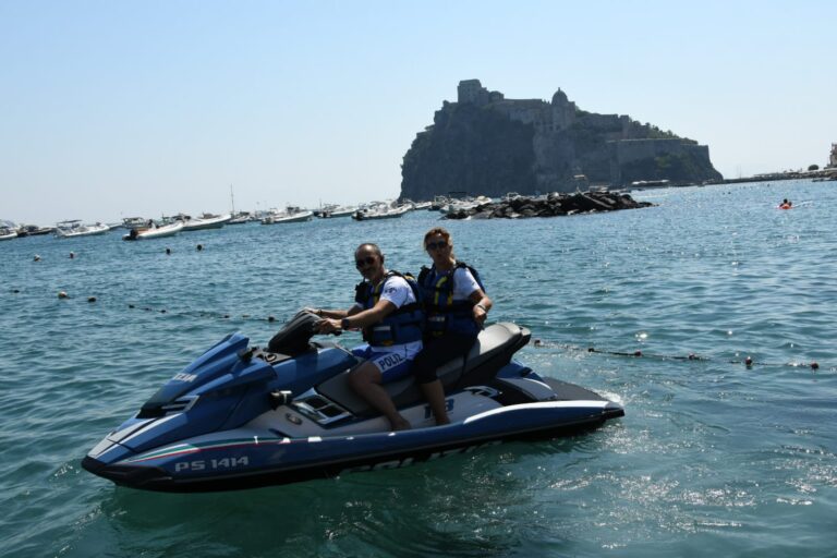 ISCHIA – LA POLIZIA BLINDA L’ISOLA