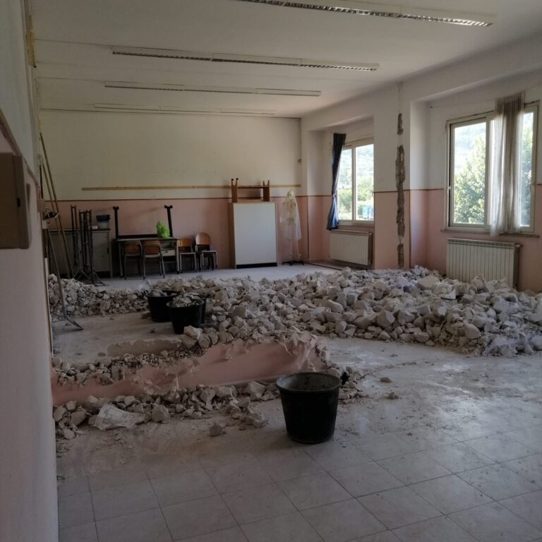 ISCHIA, PARTITI I LAVORI “ANTI-COVID” NELLE SCUOLE COMUNALI