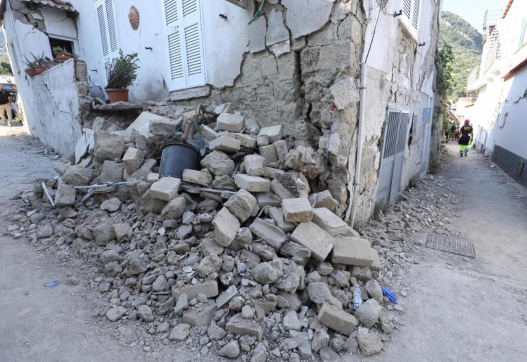 NEL DECRETO SOSTEGNI ARRIVANO ANCHE LE ASSUNZIONI SISMICHE: OK A 14 ASSUNZIONI A TEMPO DETERMINATO NEL 2021 PER CASAMICCIOLA, LACCO AMENO E FORIO