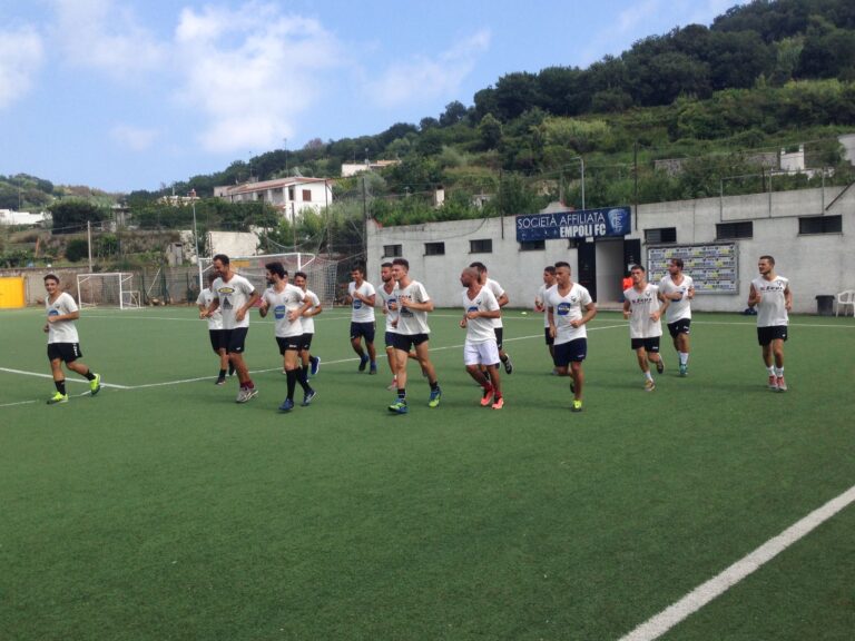 CALCIO, SI GIOCHERA’ A PORTE CHIUSE IL DERBY BARANO – ISCHIA