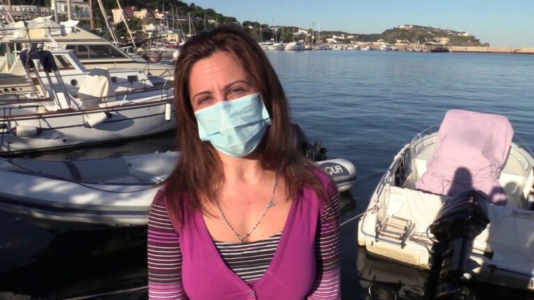 PRESSO “VILLA JOSEPH” DI CASAMICCIOLA GLI ANZIANI OSPITI HANNO FESTEGGIATO LA FESTA DEI NONNI