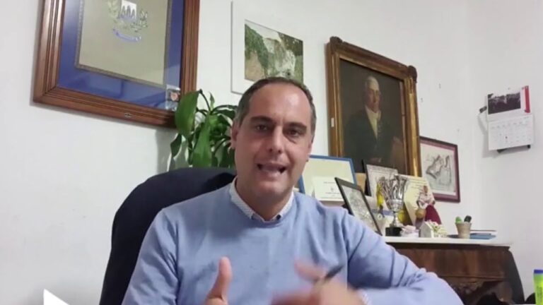 DINO AMBROSINO: “MEDMAR SOSPENDE ALCUNE CORSE, MA DOMANI ALLE 7.05 PARTIRA’ LA CAREMAR”