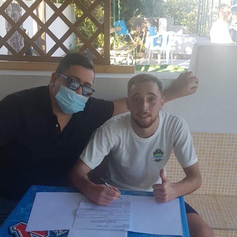 REAL ISCHIA, UN COLPO DA PAURA. FIRMA MOLINA