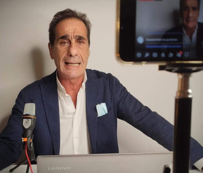 PASCALE E LA GIUNTA RINUNCIANO ALLO STIPENDIO