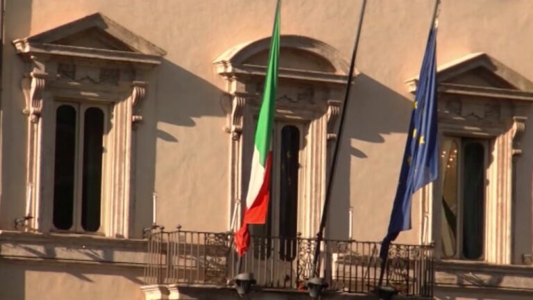 LA DENUNCIA DI GENNARO SAVIO: “SI SOSPENDANO LE DEMOLIZIONI DELLE CASE DI NECESSITA’ SINO AL 2024”