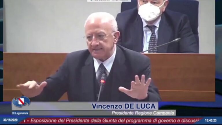 CONSIGLIO REGIONALE INFUOCATO TRA PROGRAMMAZIONE E PANDEMIA: DE LUCA DIFENDE IL SUO OPERATO E ATTACCA SALVINI E LE OPPOSIZIONI