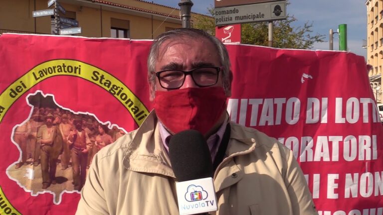 MANIFESTAZIONE DEGLI STAGIONALI IN PIAZZA A ISCHIA PER CHIEDERE L’INTERVENTO DELLE ISTITUZIONI E FAR FRONTE ALLA CRISI ECONOMICA