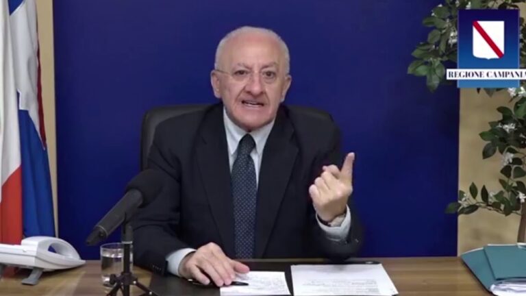 DE LUCA: “SULLA GESTIONE DELLA PANDEMIA IL GOVERNO CONTE GENERA IL CAOS, MEGLIO CHE VADA A CASA”