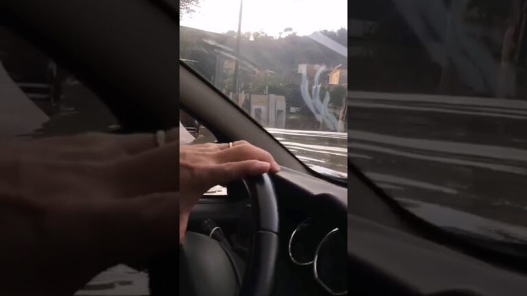 BOMBA D’ACQUA ALLAGA VIA PIANO, INTERVENGONO I VIGILI DEL FUOCO