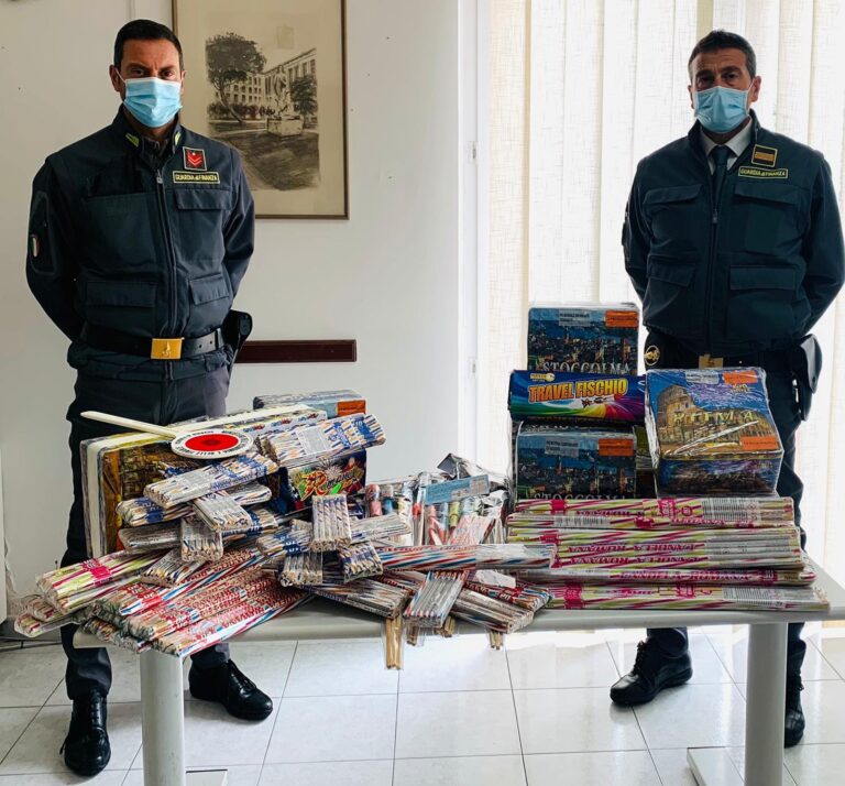 GUARDIA DI FINANZA ISCHIA: SEQUESTRATI 64 KG DI BOTTI VENDUTI ILLEGALMENTE
