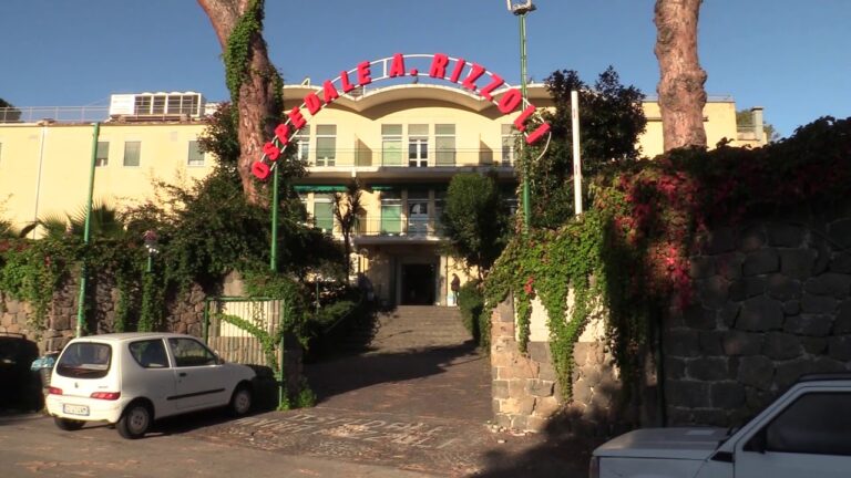 ARRIVATI SULL’ISOLA D’ISCHIA I PRIMI VACCINI! SI INIZIA IL 31 DICEMBRE PER SALUTARE UN BRUTTO 2020 CON SPERANZA PER IL 2021