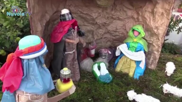 IN VIA SPINAVOLA A FORIO, ALLESTITO IL PRESEPE ECOSOSTENIBILE FATTO CON MATERIALE INDIFFERENZIATO