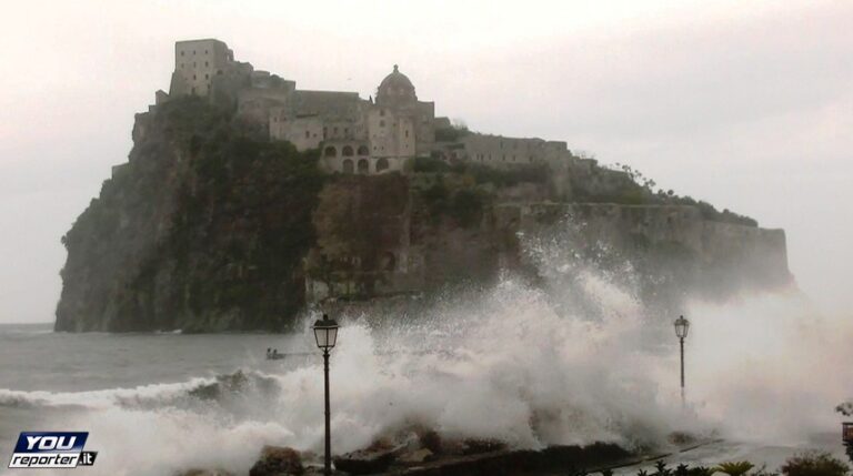 ALTRO WEEKEND DI MALTEMPO: COLLEGAMENTI MARITTIMI IN DIFFICOLTA’