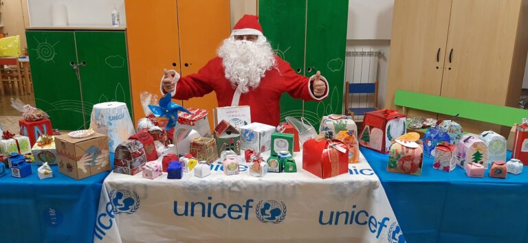 IL PANETTONE E LE PIGOTTE DELL’UNICEF NON SI FERMANO NEANCHE DAVANTI AL VIRUS