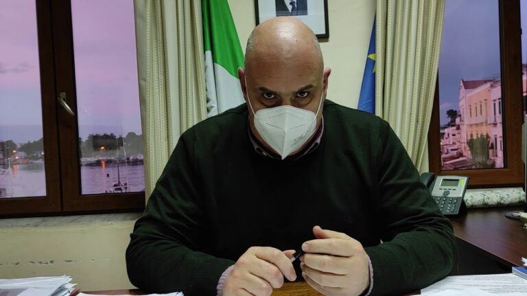 ISCHIA – PIANTATO IL PRIMO ALBERO A VIA A. SOGLIUZZO